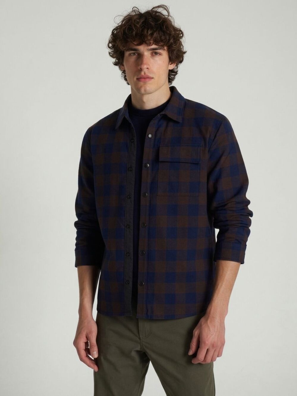 BLOOMINGDALES Shirt Jacket Mens Medium Navy Brown Snap Elbow Patch Flannel $158